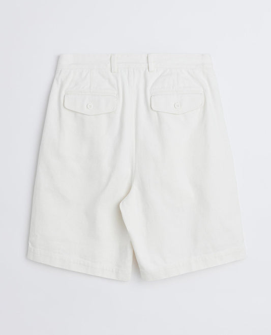 PLEATED SHORTS . WHITE